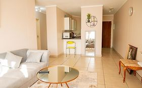 Premium Getaway At Menlyn Maine